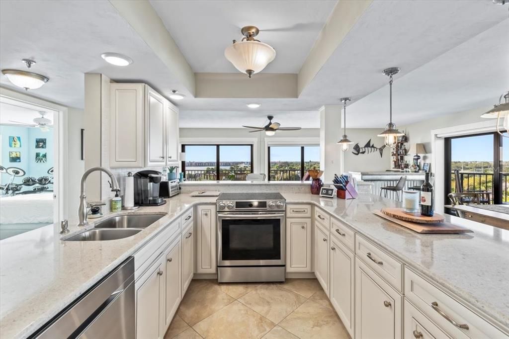 For Sale: $785,000 (2 beds, 2 baths, 1259 Square Feet)