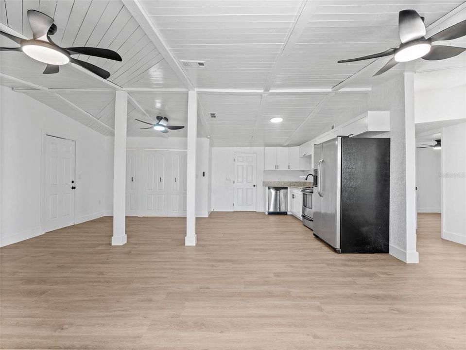 For Rent: $1,999 (3 beds, 2 baths, 1443 Square Feet)