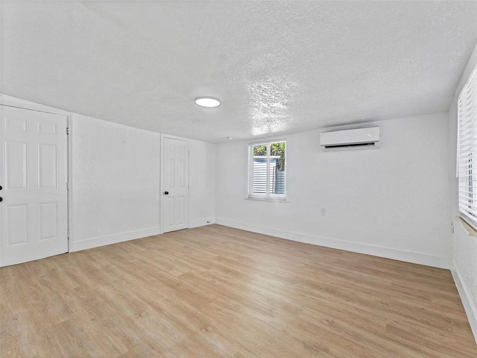 For Rent: $1,999 (3 beds, 2 baths, 1443 Square Feet)