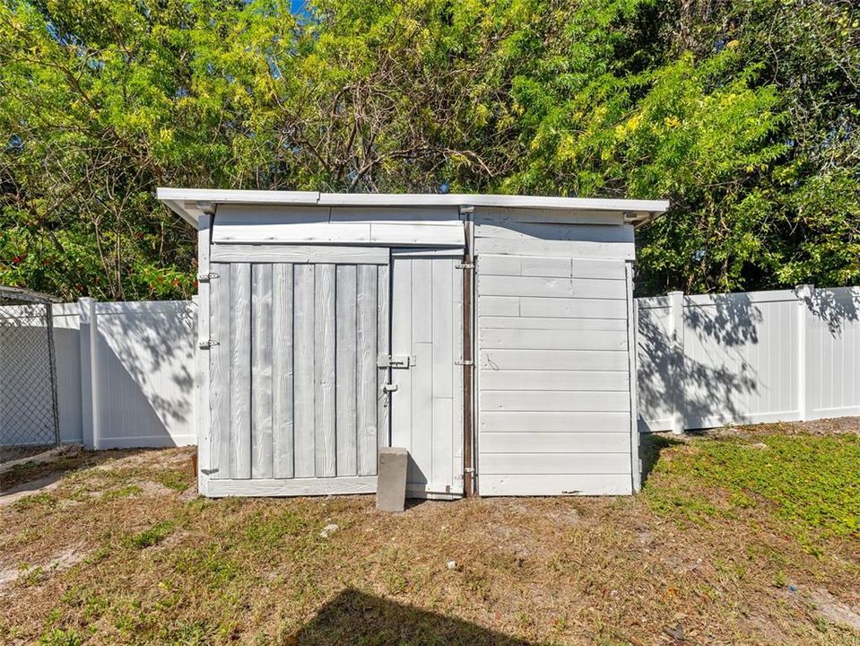 For Rent: $1,999 (3 beds, 2 baths, 1443 Square Feet)