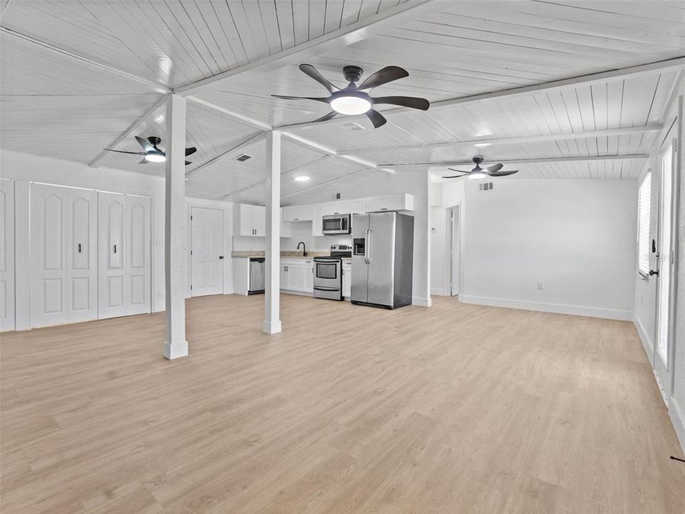 For Rent: $1,999 (3 beds, 2 baths, 1443 Square Feet)