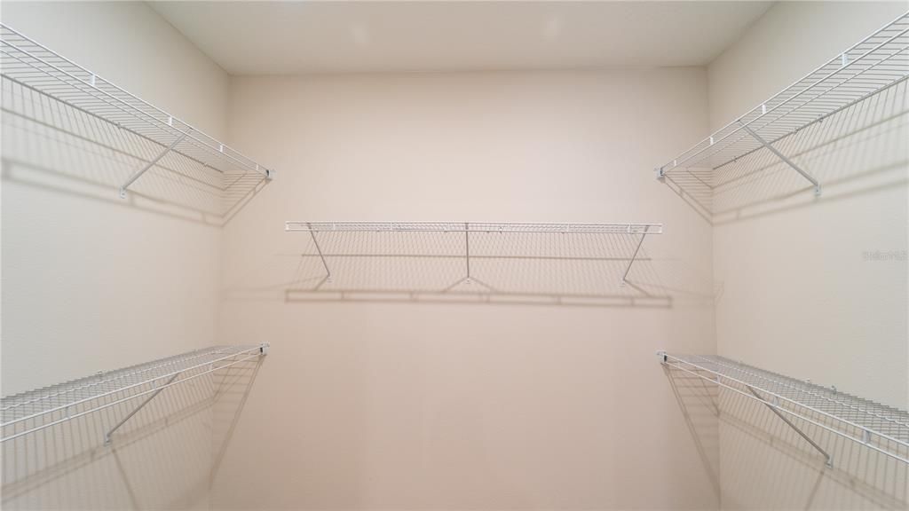 出租: $4,100 (5 贝兹, 3 浴室, 2563 平方英尺)