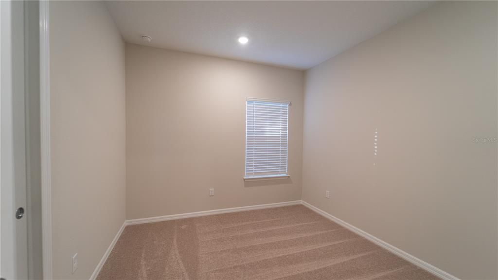 出租: $4,100 (5 贝兹, 3 浴室, 2563 平方英尺)