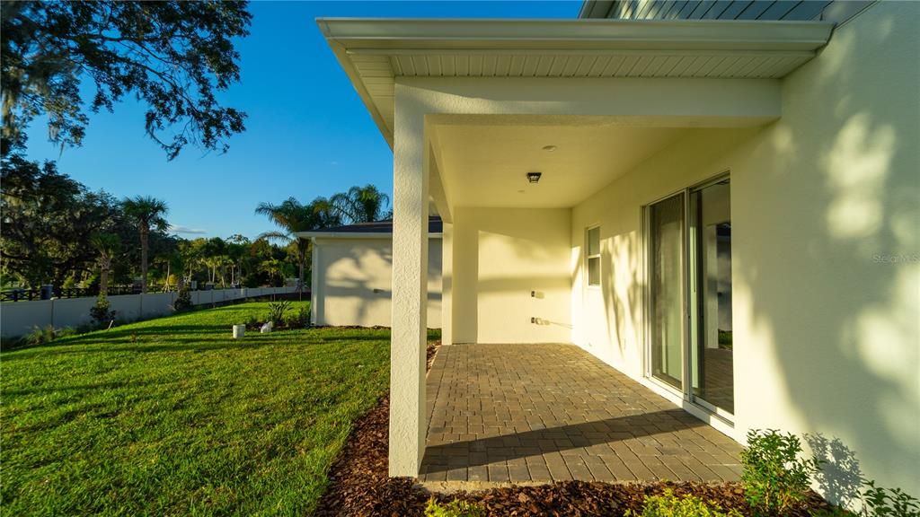 出租: $4,100 (5 贝兹, 3 浴室, 2563 平方英尺)