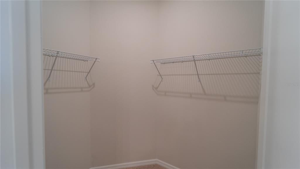 出租: $4,100 (5 贝兹, 3 浴室, 2563 平方英尺)