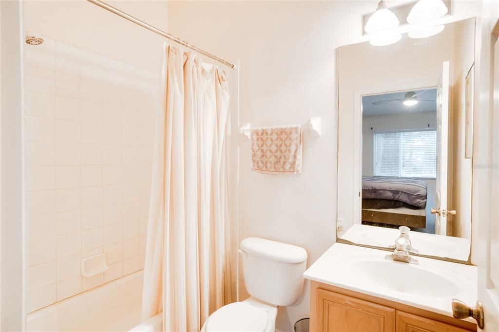 待售: $250,000 (2 贝兹, 2 浴室, 1095 平方英尺)