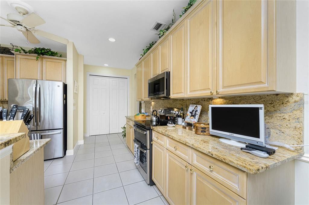 待售: $749,900 (3 贝兹, 2 浴室, 2275 平方英尺)