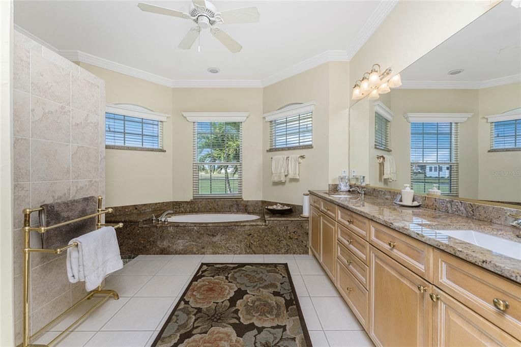 待售: $749,900 (3 贝兹, 2 浴室, 2275 平方英尺)