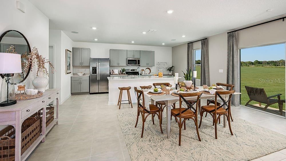 Activo con contrato: $416,000 (4 camas, 3 baños, 2303 Pies cuadrados)