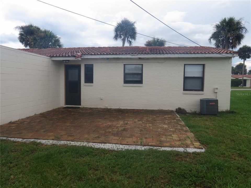 В аренду: $1,450 (2 спален, 1 ванн, 675 Квадратных фут)