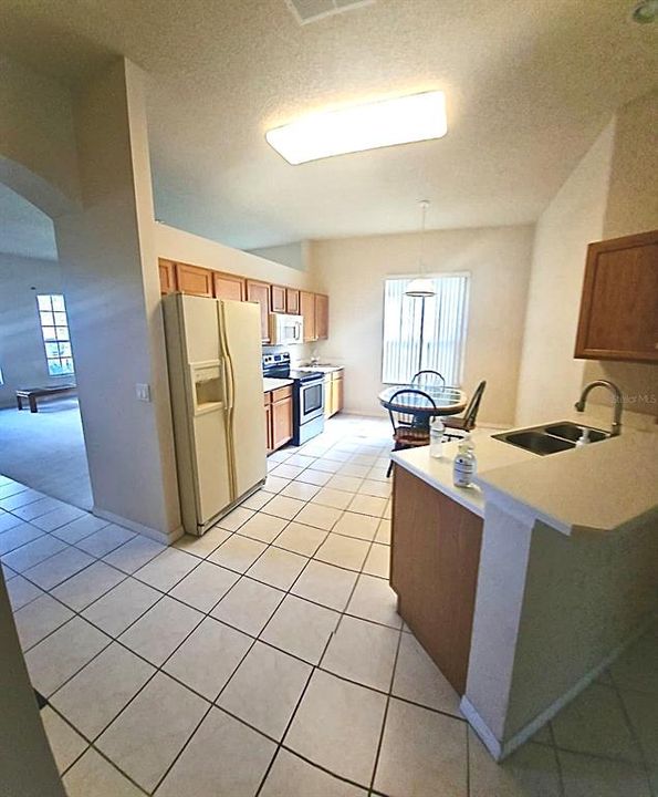 En Venta: $475,000 (4 camas, 2 baños, 1970 Pies cuadrados)