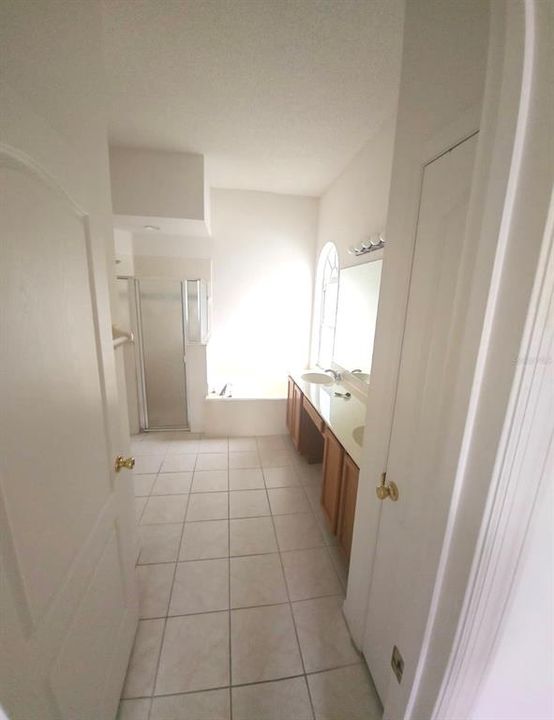 En Venta: $475,000 (4 camas, 2 baños, 1970 Pies cuadrados)