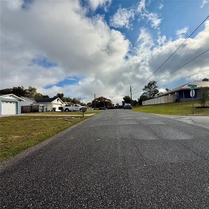 For Sale: $249,000 (2 beds, 2 baths, 896 Square Feet)