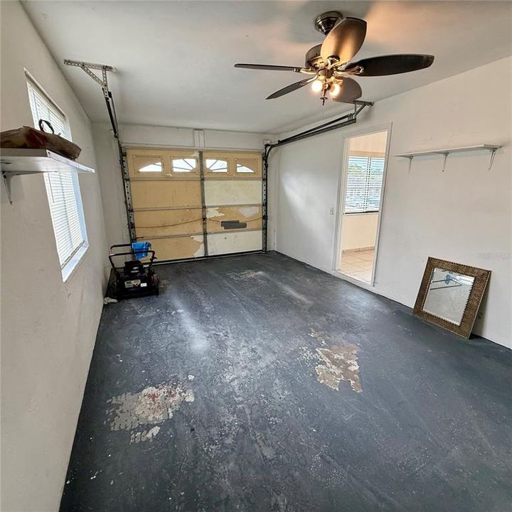 For Sale: $249,000 (2 beds, 2 baths, 896 Square Feet)