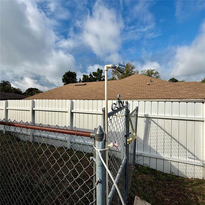 For Sale: $249,000 (2 beds, 2 baths, 896 Square Feet)