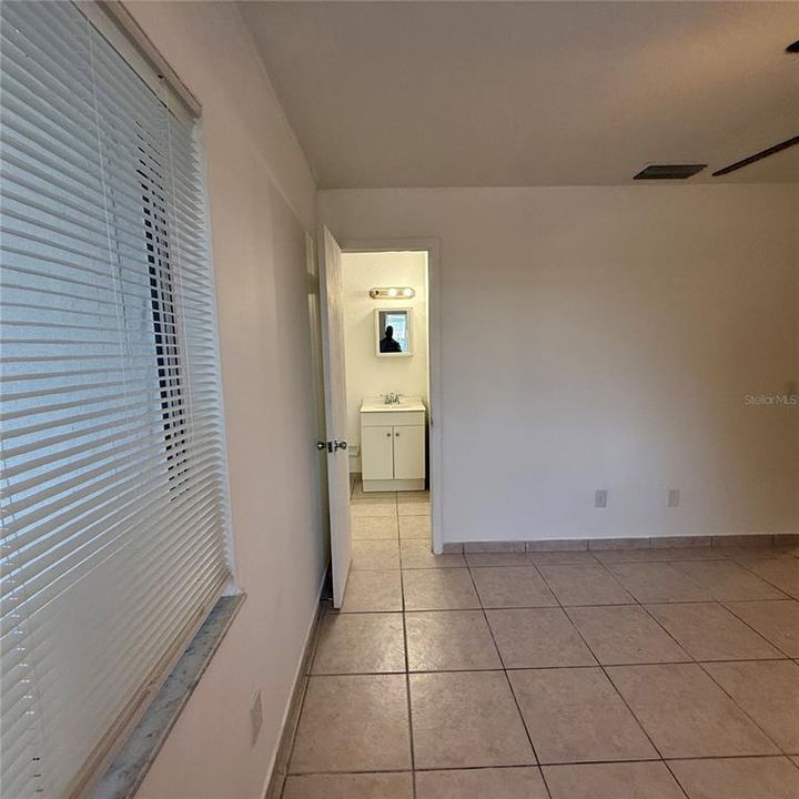 For Sale: $249,000 (2 beds, 2 baths, 896 Square Feet)