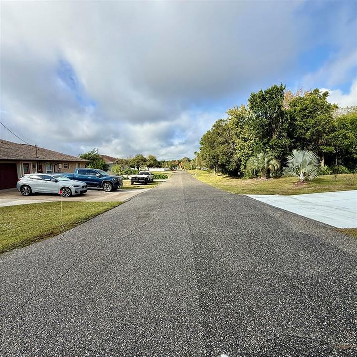 For Sale: $249,000 (2 beds, 2 baths, 896 Square Feet)