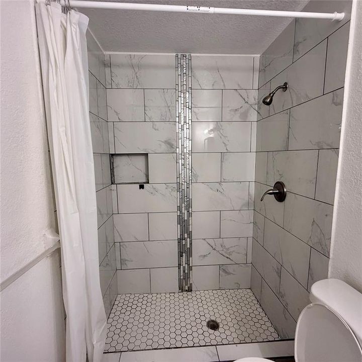 For Sale: $249,000 (2 beds, 2 baths, 896 Square Feet)