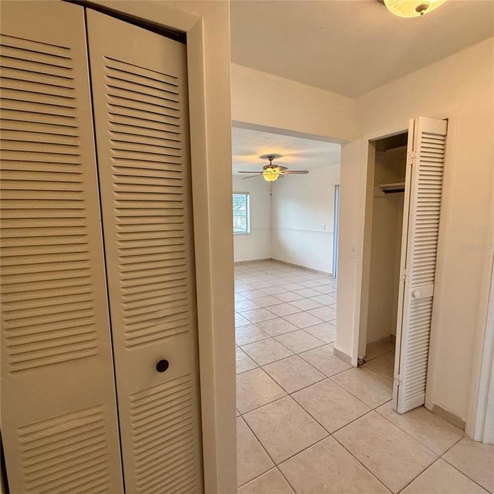 For Sale: $249,000 (2 beds, 2 baths, 896 Square Feet)