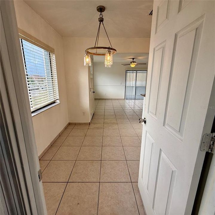 For Sale: $249,000 (2 beds, 2 baths, 896 Square Feet)