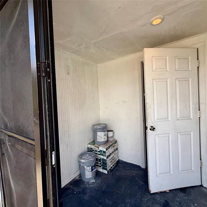 For Sale: $249,000 (2 beds, 2 baths, 896 Square Feet)