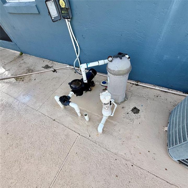 For Sale: $249,000 (2 beds, 2 baths, 896 Square Feet)