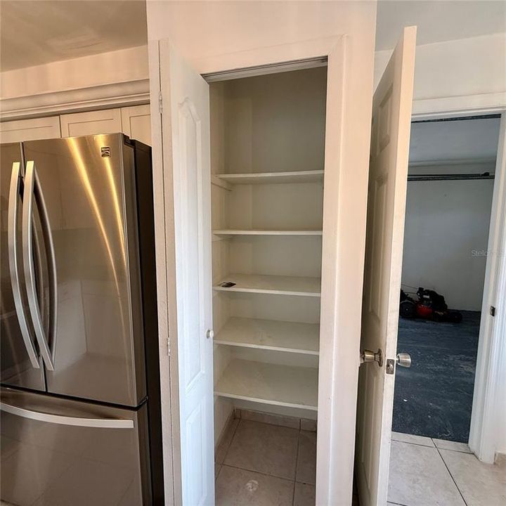 For Sale: $249,000 (2 beds, 2 baths, 896 Square Feet)