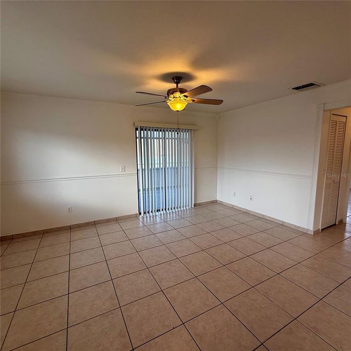 For Sale: $249,000 (2 beds, 2 baths, 896 Square Feet)