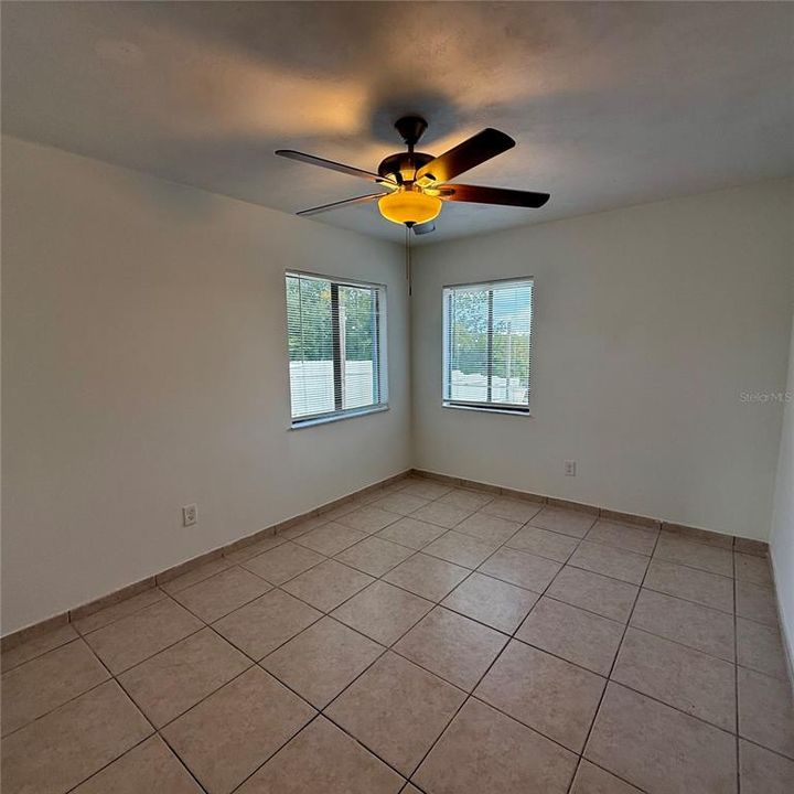 For Sale: $249,000 (2 beds, 2 baths, 896 Square Feet)