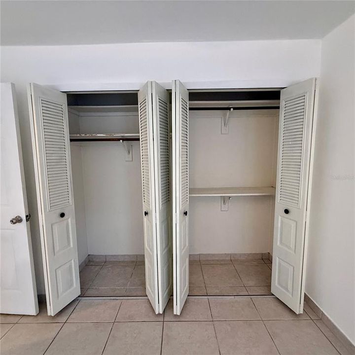 For Sale: $249,000 (2 beds, 2 baths, 896 Square Feet)