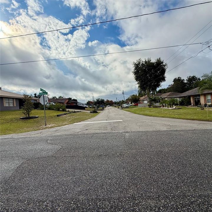 For Sale: $249,000 (2 beds, 2 baths, 896 Square Feet)