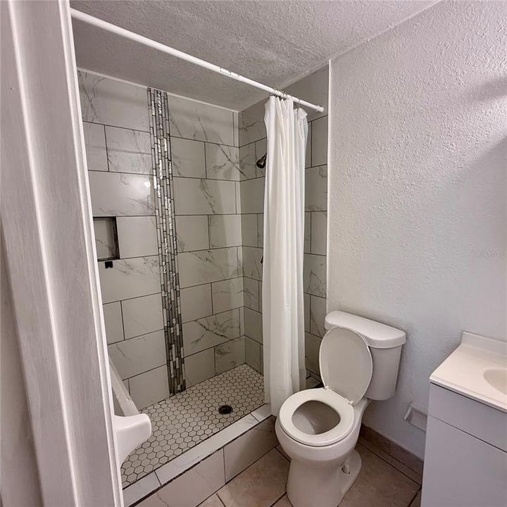 For Sale: $249,000 (2 beds, 2 baths, 896 Square Feet)