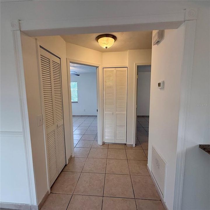 For Sale: $249,000 (2 beds, 2 baths, 896 Square Feet)