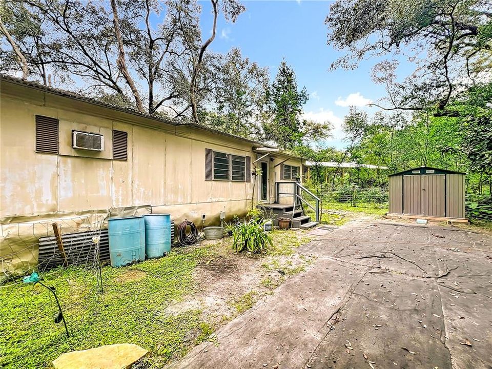 For Sale: $110,000 (2 beds, 1 baths, 720 Square Feet)