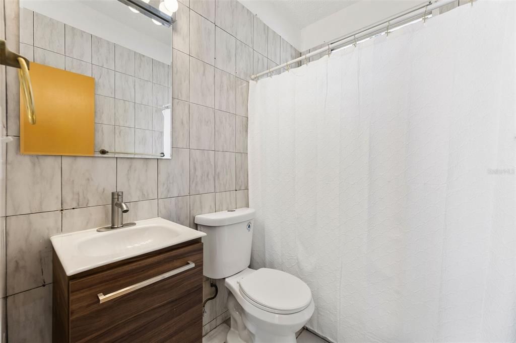 Active With Contract: $215,000 (4 beds, 2 baths, 779 Square Feet)