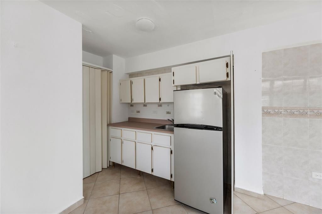 Active With Contract: $215,000 (4 beds, 2 baths, 779 Square Feet)