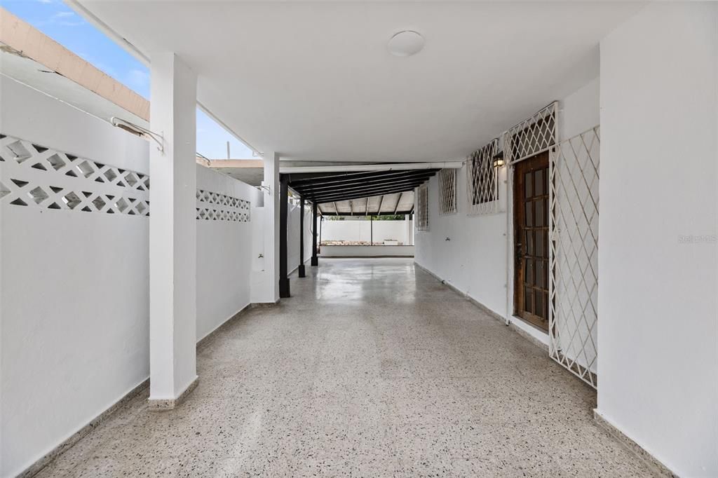 Active With Contract: $215,000 (4 beds, 2 baths, 779 Square Feet)