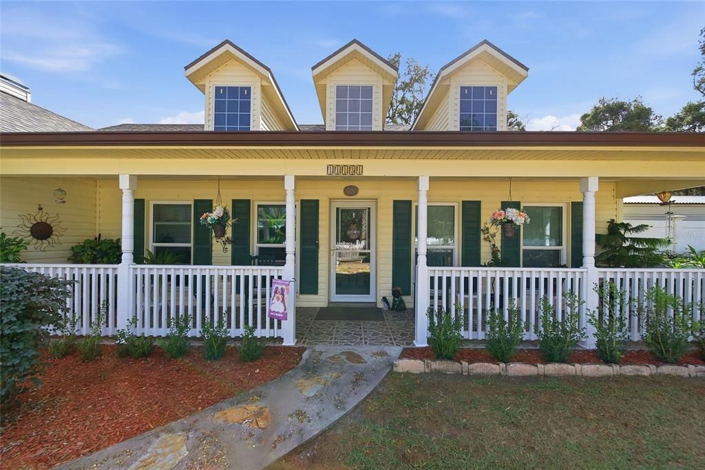 Под контрактом: $440,000 (3 спален, 2 ванн, 1768 Квадратных фут)