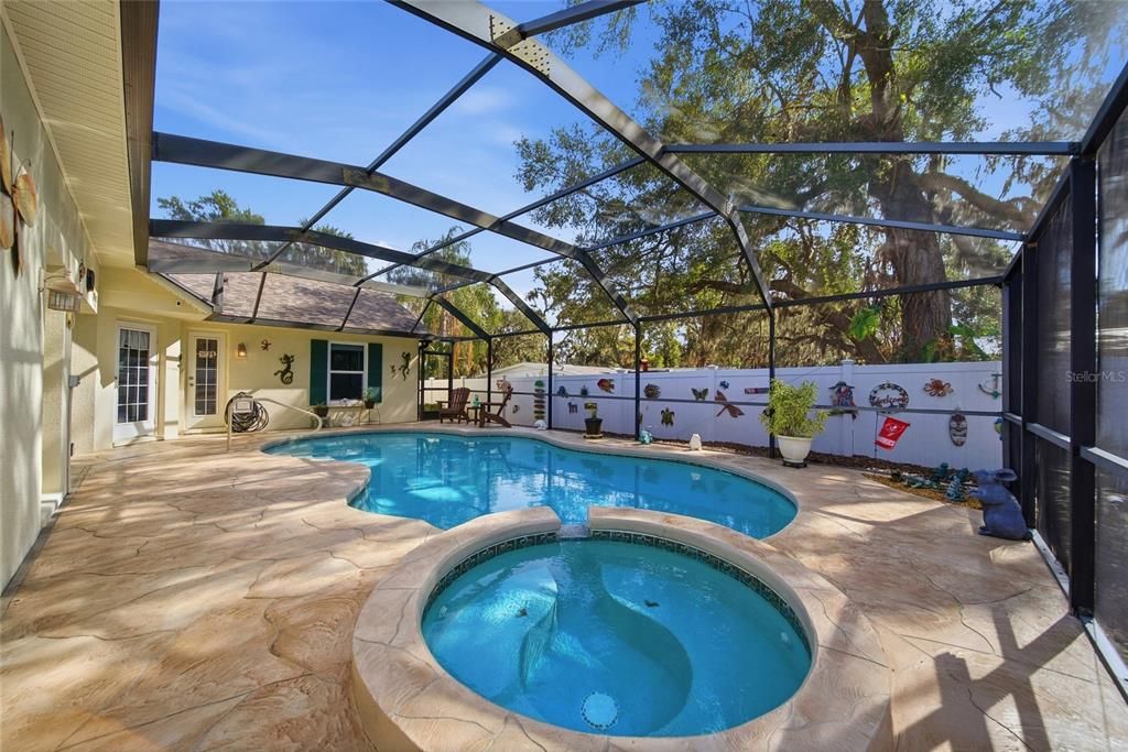 Под контрактом: $440,000 (3 спален, 2 ванн, 1768 Квадратных фут)