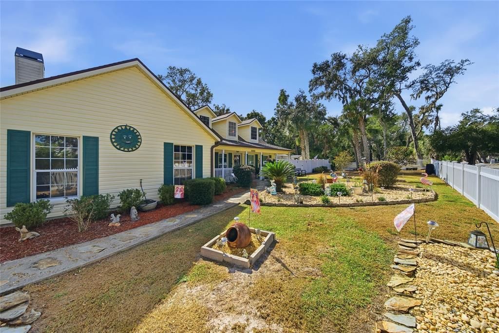 Под контрактом: $440,000 (3 спален, 2 ванн, 1768 Квадратных фут)