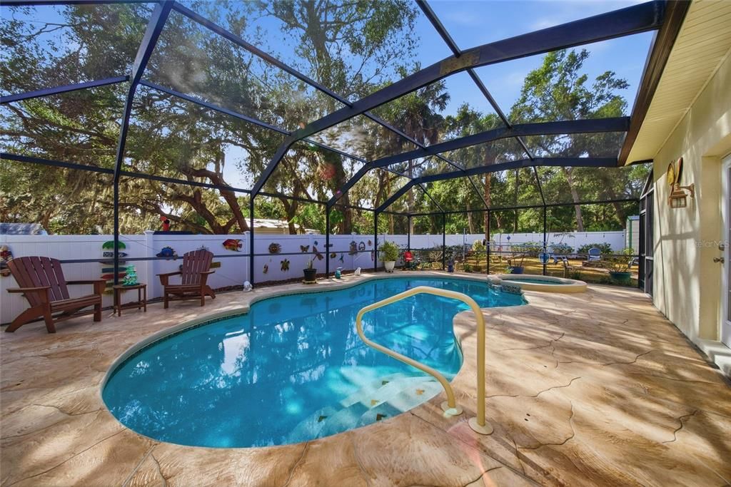 Под контрактом: $440,000 (3 спален, 2 ванн, 1768 Квадратных фут)