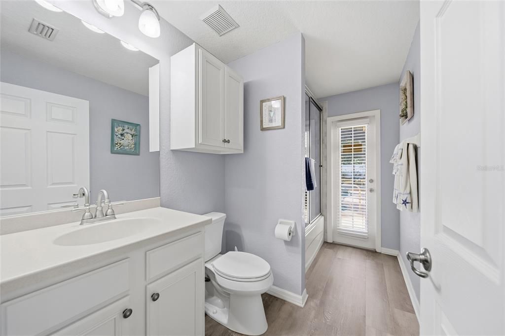 Под контрактом: $440,000 (3 спален, 2 ванн, 1768 Квадратных фут)