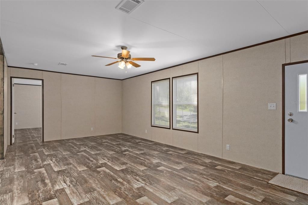 待售: $220,000 (3 贝兹, 2 浴室, 1449 平方英尺)