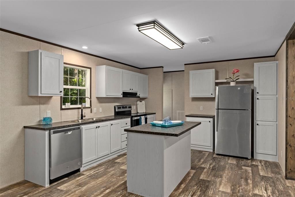 待售: $220,000 (3 贝兹, 2 浴室, 1449 平方英尺)