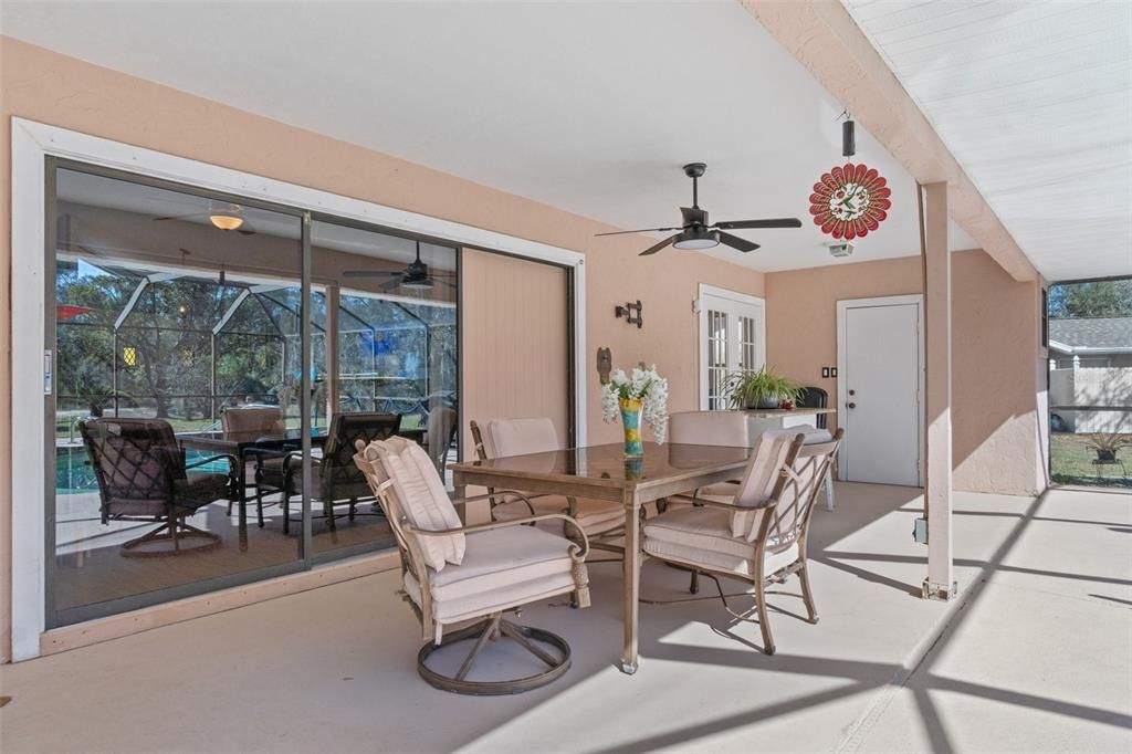 Под контрактом: $355,000 (3 спален, 3 ванн, 1876 Квадратных фут)