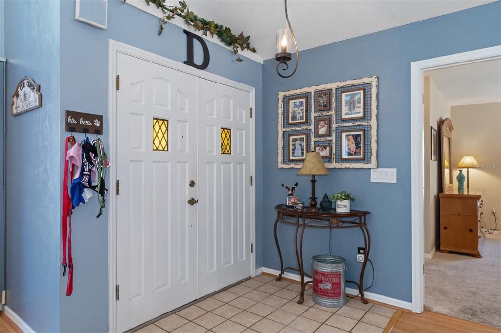 Под контрактом: $355,000 (3 спален, 3 ванн, 1876 Квадратных фут)