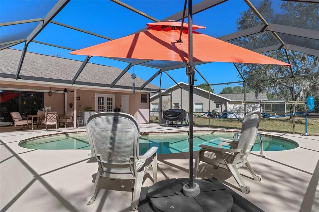 Под контрактом: $355,000 (3 спален, 3 ванн, 1876 Квадратных фут)