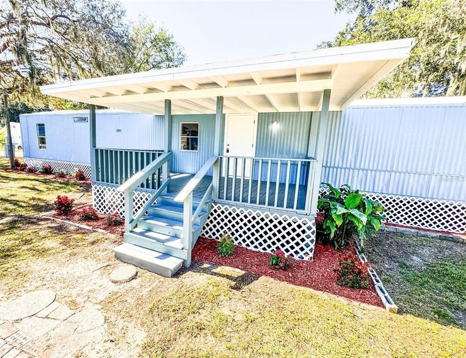 For Sale: $179,950 (3 beds, 2 baths, 924 Square Feet)
