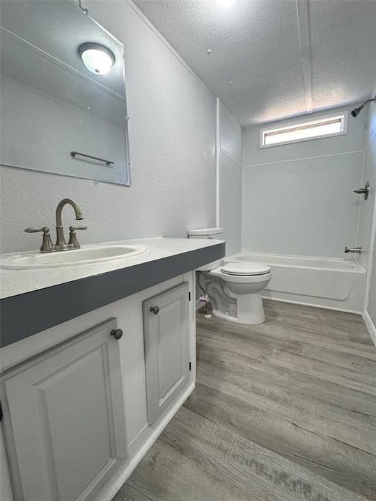 For Sale: $179,950 (3 beds, 2 baths, 924 Square Feet)