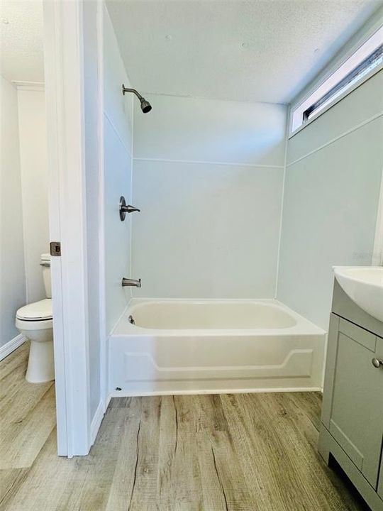 For Sale: $179,950 (3 beds, 2 baths, 924 Square Feet)